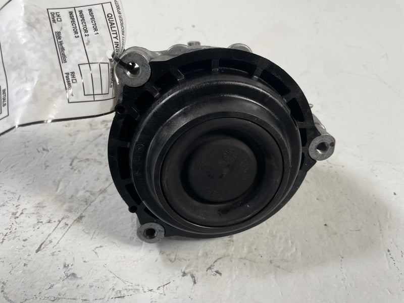 Load image into Gallery viewer, 2019-2025 BMW G20 330i XDRIVE FRONT RIGHT SIDE ENGINE MOUNT BRACKET # 110249
