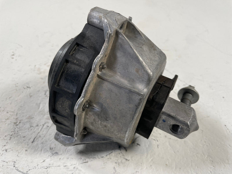 Load image into Gallery viewer, 2019-2025 BMW G20 330i XDRIVE FRONT RIGHT SIDE ENGINE MOUNT BRACKET # 110249
