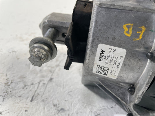 2019-2025 BMW G20 330i XDRIVE FRONT RIGHT SIDE ENGINE MOUNT BRACKET