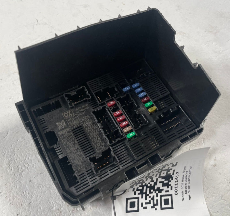 Load image into Gallery viewer, 2023-2025 NISSAN ROGUE POWER SUPPLY BODY MODULE FUSE BOX 1.5L 284B76RA2D #111657
