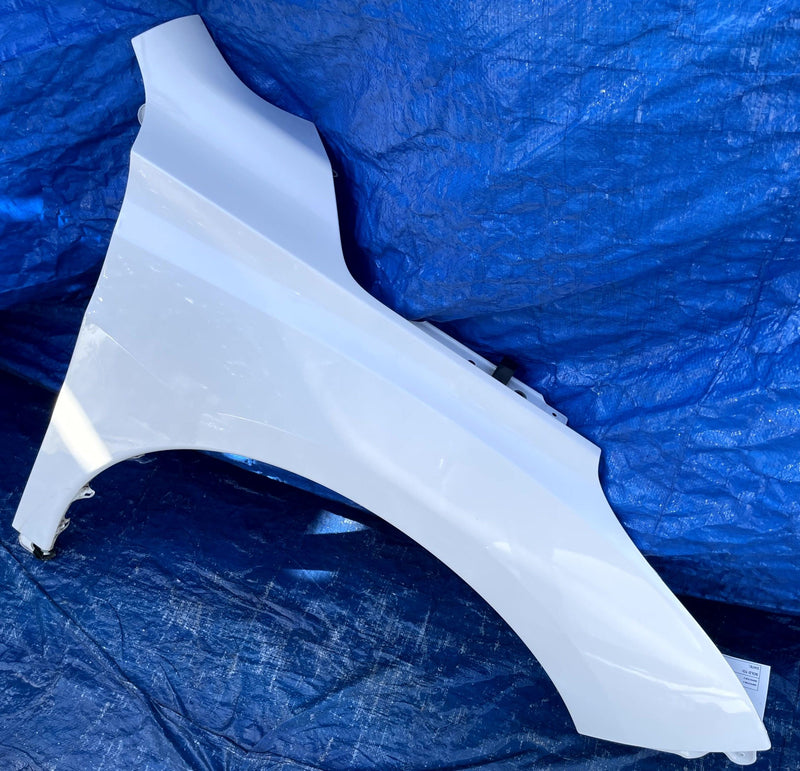Load image into Gallery viewer, ACURA RDX FRONT RIGHT PASSENGER SIDE FENDER PANEL ASSEMBLY WHITE 19-25 # 109784
