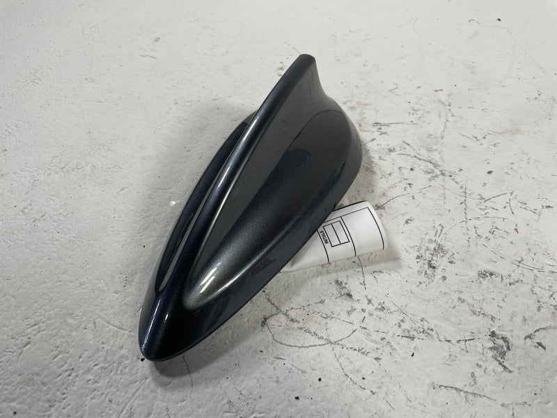 Load image into Gallery viewer, 19-25 BMW G20 330i XDRIVE ROOF SHARK FIN ANTENNA MODULE &amp; COVER GRAY B39 #110238

