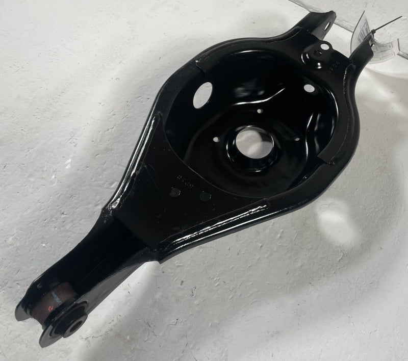 Load image into Gallery viewer, 2021 - 2025 NISSAN ROGUE REAR RIGHT SIDE LOWER CONTROL ARM SPRING PERCH # 111682
