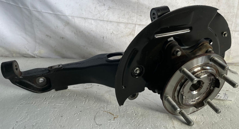 Load image into Gallery viewer, 20-23 FORD RANGER 4x4 FRONT RIGHT SIDE SPINDLE KNUCKLE W/ BEARING HUB # 112196
