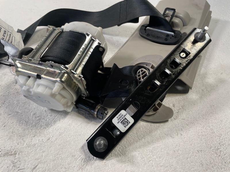 Load image into Gallery viewer, 2022 - 2025 HONDA CIVIC FRONT RIGHT PASSENGER SIDE SEAT BELT RETRACTOR # 108879
