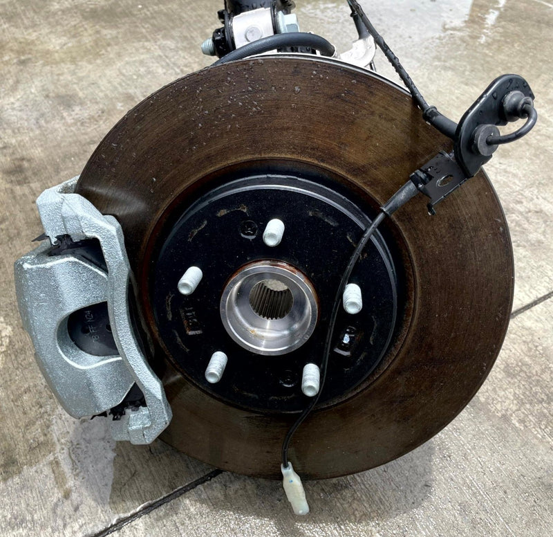 Load image into Gallery viewer, 2023-2025 HYUNDAI IONIQ 6 AWD FRONT LEFT SIDE SUSPENSION KNEE ASSEMBLY # 109862
