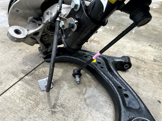 2023-2025 HYUNDAI IONIQ 6 AWD FRONT LEFT SIDE SUSPENSION KNEE ASSEMBLY