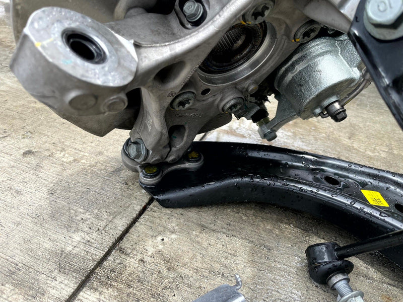 Load image into Gallery viewer, 2023-2025 HYUNDAI IONIQ 6 AWD FRONT LEFT SIDE SUSPENSION KNEE ASSEMBLY # 109862
