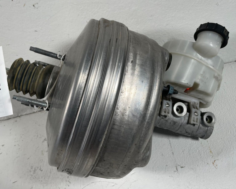 Load image into Gallery viewer, 18-23 FORD MUSTANG ECOBOOST POWER BRAKE BOOSTER W/ MASTER CYLINDER 2.3L # 112983

