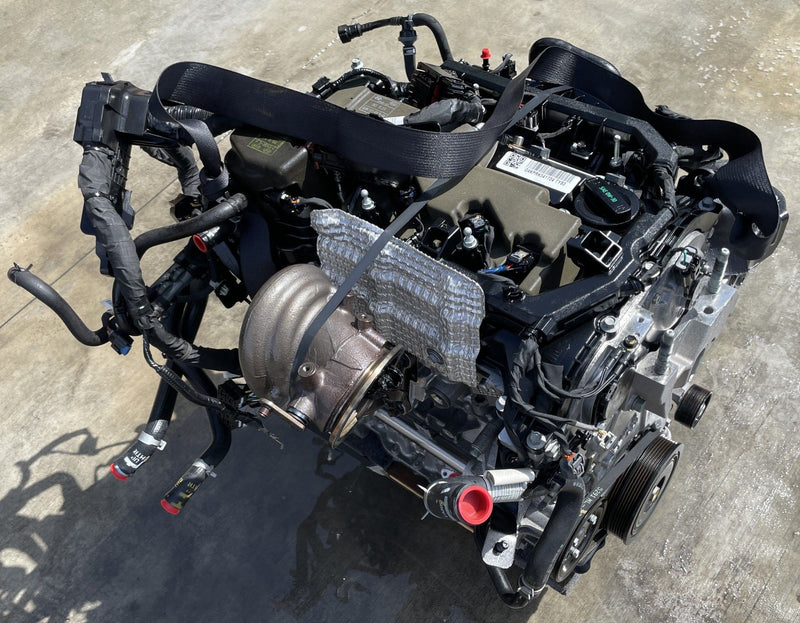 Load image into Gallery viewer, HYUNDAI SANTA FE FWD AUTOMATIC ENGINE MOTOR ASSEMBLY 2.5L 11K MILES 24-25 106971
