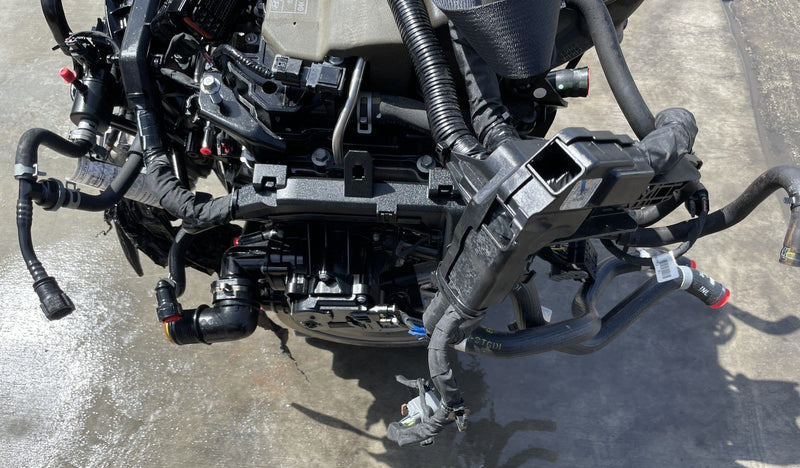 Load image into Gallery viewer, HYUNDAI SANTA FE FWD AUTOMATIC ENGINE MOTOR ASSEMBLY 2.5L 11K MILES 24-25 106971
