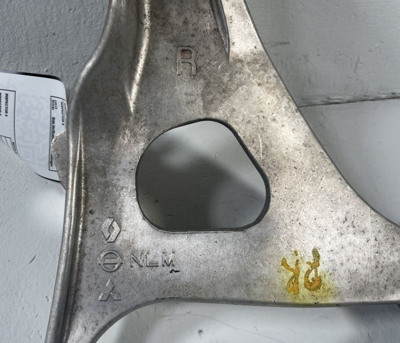 Load image into Gallery viewer, 2021 - 2025 NISSAN ROGUE REAR RIGHT SIDE SUSPENSION UPPER CONTROL ARM # 111679
