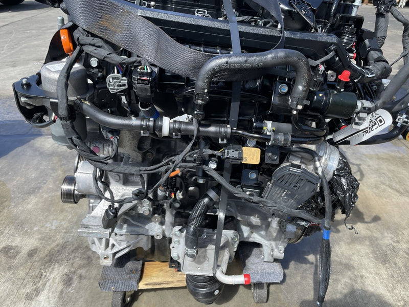 Load image into Gallery viewer, HYUNDAI SANTA FE FWD AUTOMATIC ENGINE MOTOR ASSEMBLY 2.5L 11K MILES 24-25 106971
