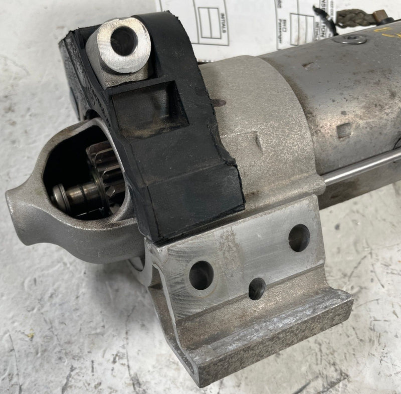 Load image into Gallery viewer, 2019-2024 BMW 330i XDrive G20 ENGINE IGNITION STARTER MOTOR UNIT 12V # 110289
