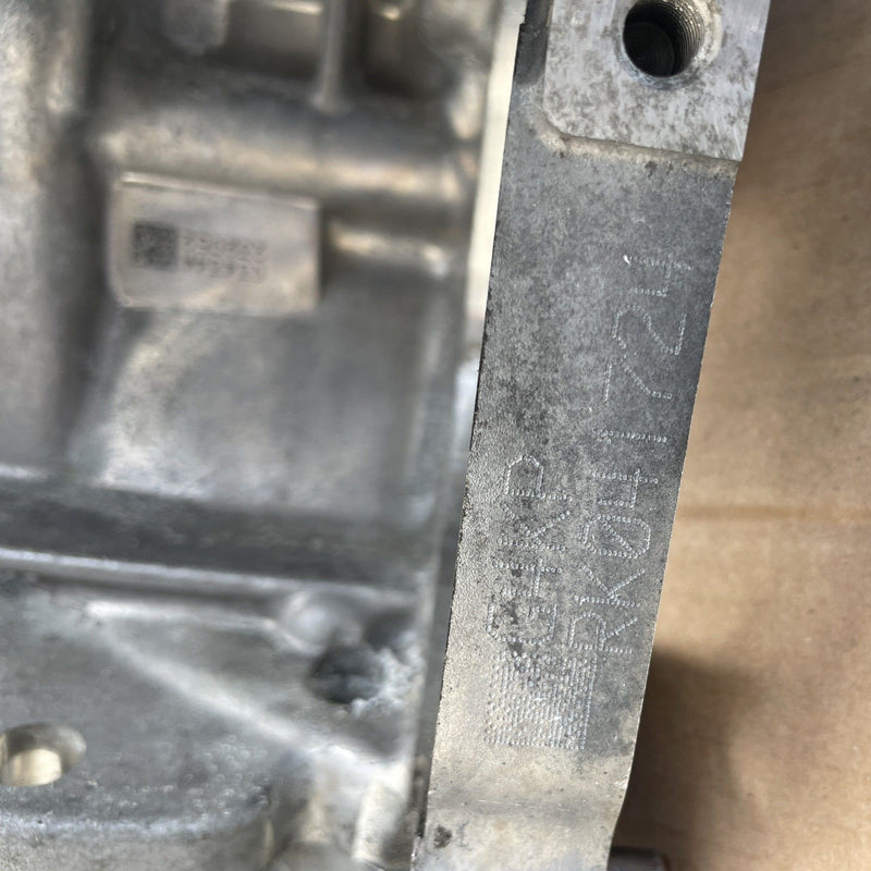 Load image into Gallery viewer, HYUNDAI SANTA FE FWD AUTOMATIC ENGINE MOTOR ASSEMBLY 2.5L 11K MILES 24-25 106971
