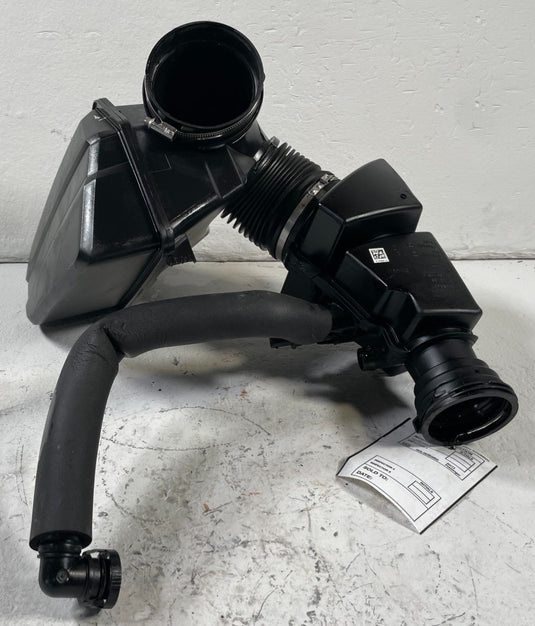 19-25 BMW 330i xDRIVE 430i Z4 AIR INTAKE CLEANER FILTER BOX W/ HOSE TUBE