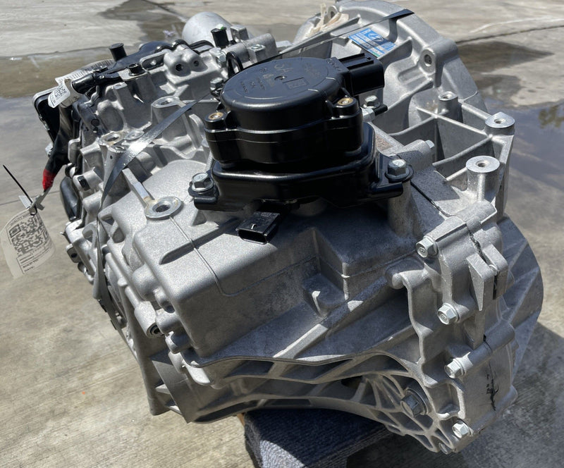 Load image into Gallery viewer, HYUNDAI SANTA FE FWD AUTOMATIC TRANSMISSION ASSEMBLY 2.5L 11K MILES 24-25 106957
