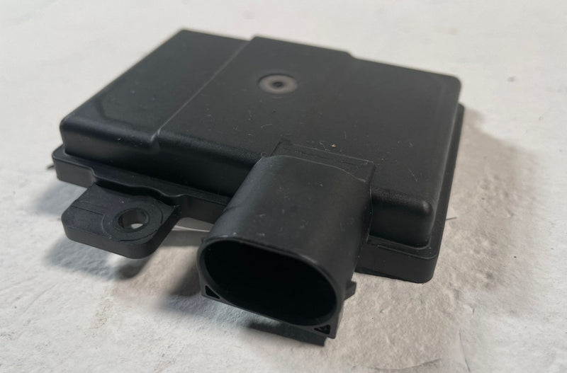 Load image into Gallery viewer, 2022-2024 HYUNDAI TUCSON REAR RIGHT BLIND SPOT DISTANCE RADAR SENSOR # 107649
