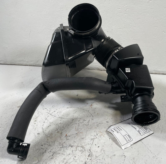 19-25 BMW 330i xDRIVE 430i Z4 AIR INTAKE CLEANER FILTER BOX W/ HOSE TUBE