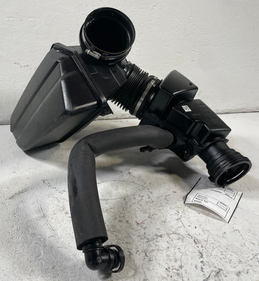 19-25 BMW 330i xDRIVE 430i Z4 AIR INTAKE CLEANER FILTER BOX W/ HOSE TUBE