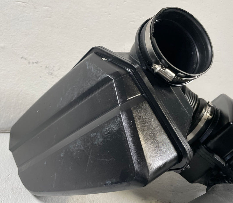 Load image into Gallery viewer, 19-25 BMW 330i xDRIVE 430i Z4 AIR INTAKE CLEANER FILTER BOX W/ HOSE TUBE #110278

