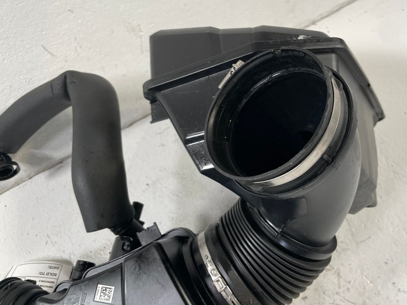 Load image into Gallery viewer, 19-25 BMW 330i xDRIVE 430i Z4 AIR INTAKE CLEANER FILTER BOX W/ HOSE TUBE #110278
