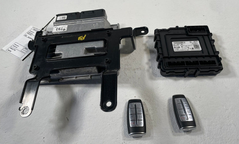 Load image into Gallery viewer, 2022 - 2025 GENESIS GV70 ENGINE &amp; BODY CONTROL MODULE UNIT W/ KEY FOB #107525
