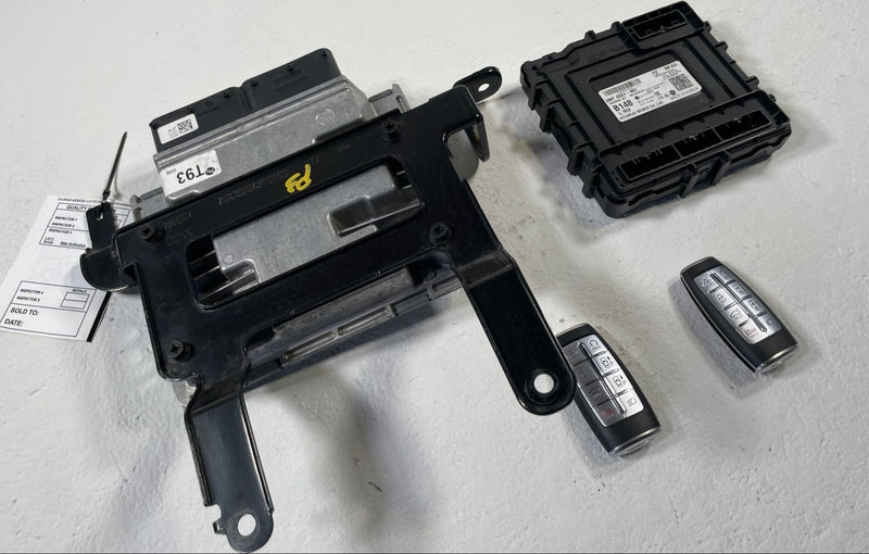 Load image into Gallery viewer, 2022 - 2025 GENESIS GV70 ENGINE &amp; BODY CONTROL MODULE UNIT W/ KEY FOB #107525
