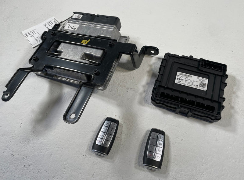 Load image into Gallery viewer, 2022 - 2025 GENESIS GV70 ENGINE &amp; BODY CONTROL MODULE UNIT W/ KEY FOB #107525
