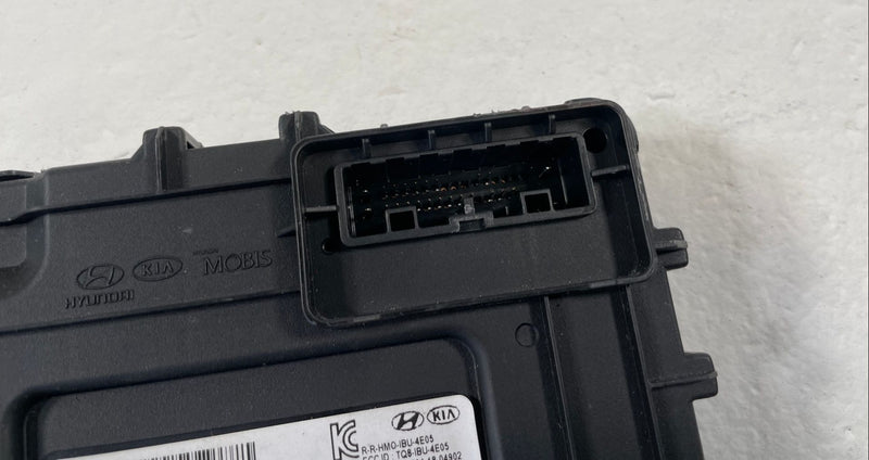 Load image into Gallery viewer, 2022 - 2025 GENESIS GV70 ENGINE &amp; BODY CONTROL MODULE UNIT W/ KEY FOB #107525

