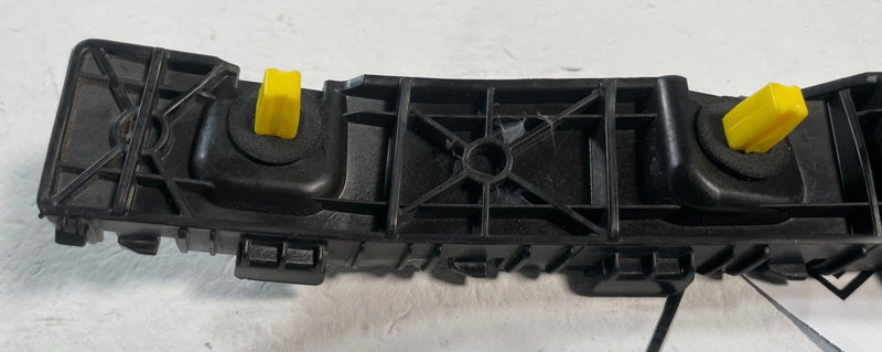 Load image into Gallery viewer, 2022-2025 HYUNDAI TUCSON REAR LEFT SIDE BUMPER MOUNT SUPPORT BRACKET # 107631
