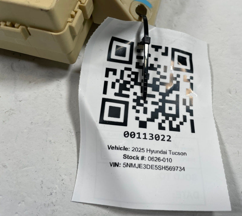 Load image into Gallery viewer, 2025-2026 HYUNDAI TUCSON CABIN FUSE RELAY JUNCION BLOCK BOX 91960CW010 # 113022
