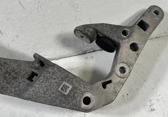 2019-2025 BMW G20 330i xDrive TRANSMISSION CROSSMEMBER MOUNT 22319485312