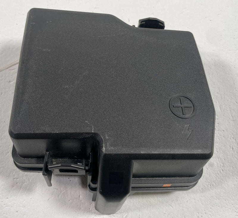Load image into Gallery viewer, 2025-2026 HYUNDAI TUCSON FUSE RELAY BOX MODULE COVER 91956-CW110 # 113011
