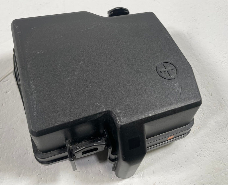 Load image into Gallery viewer, 2025-2026 HYUNDAI TUCSON FUSE RELAY BOX MODULE COVER 91956-CW110 # 113011
