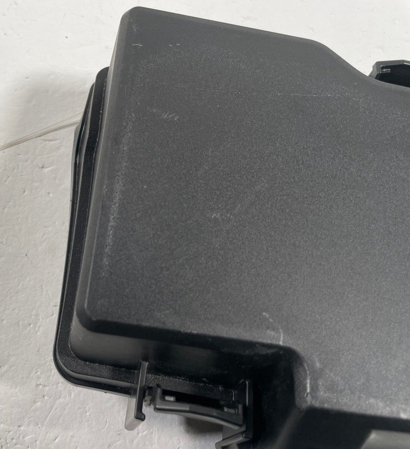 Load image into Gallery viewer, 2025-2026 HYUNDAI TUCSON FUSE RELAY BOX MODULE COVER 91956-CW110 # 113011
