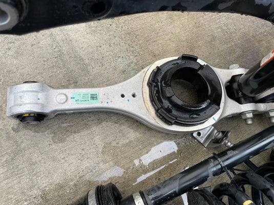 2023-2025 HYUNDAI IONIQ 6 RWD REAR LEFT SIDE SUSPENSION KNEE ASSEMBLY