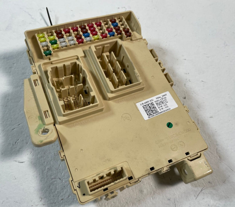 Load image into Gallery viewer, 22-24 HYUNDAI TUCSON DASH DASHBOARD FUSE RELAY JUNCTION BOX BLOCK 2.5L # 107656
