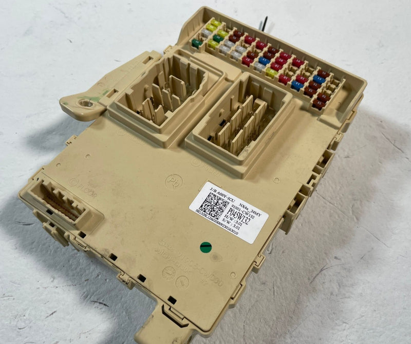 Load image into Gallery viewer, 22-24 HYUNDAI TUCSON DASH DASHBOARD FUSE RELAY JUNCTION BOX BLOCK 2.5L # 107656
