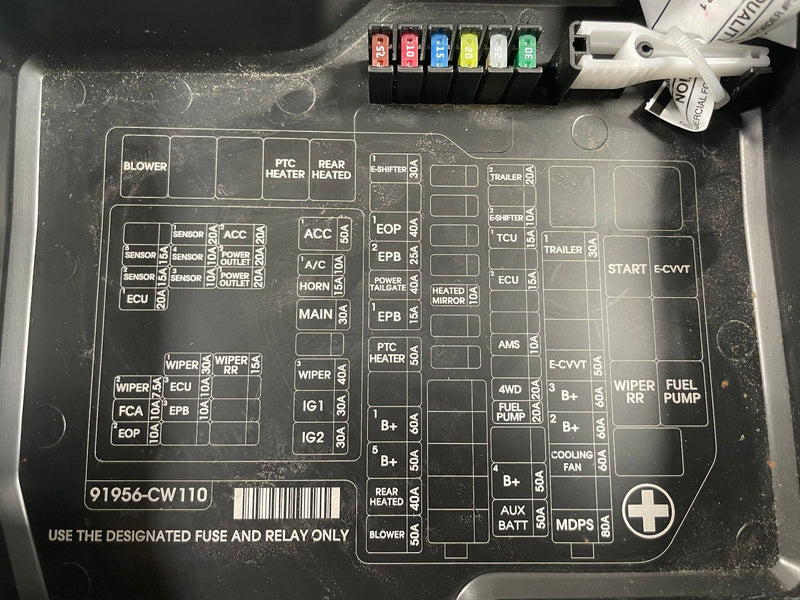 Load image into Gallery viewer, 2025-2026 HYUNDAI TUCSON FUSE RELAY BOX MODULE COVER 91956-CW110 # 113011
