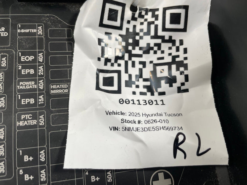 Load image into Gallery viewer, 2025-2026 HYUNDAI TUCSON FUSE RELAY BOX MODULE COVER 91956-CW110 # 113011
