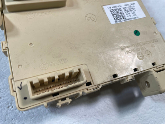 22-24 HYUNDAI TUCSON DASH DASHBOARD FUSE RELAY JUNCTION BOX BLOCK 2.5L