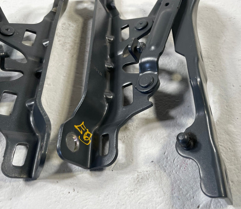 Load image into Gallery viewer, 2022 - 2025 GENESIS GV70 FRONT LEFT &amp; RIGHT HOOD BONNET HINGE PAIR # 107534
