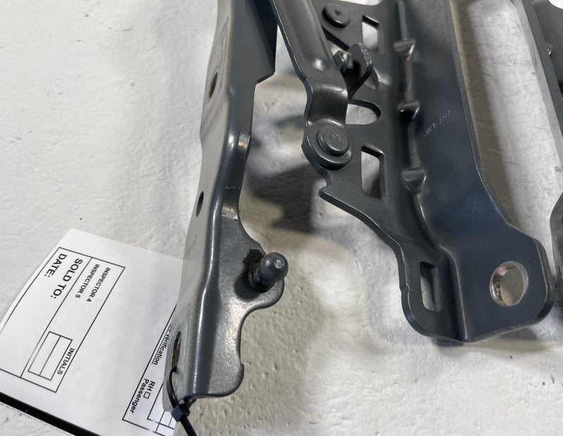 Load image into Gallery viewer, 2022 - 2025 GENESIS GV70 FRONT LEFT &amp; RIGHT HOOD BONNET HINGE PAIR # 107534

