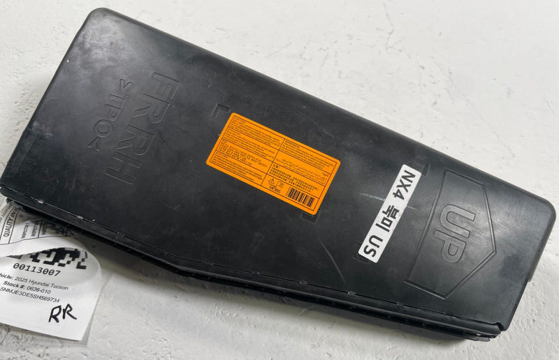 Load image into Gallery viewer, 2022-2026 HYUNDAI TUCSON FRONT RIGHT PASSENGER SIDE SEAT AIR BAG AIRBAG # 113007
