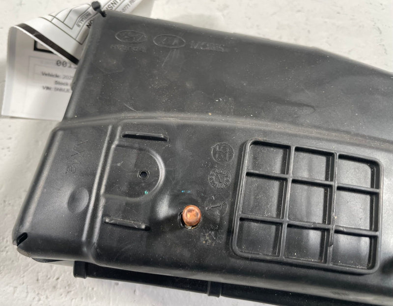 Load image into Gallery viewer, 2022-2026 HYUNDAI TUCSON FRONT RIGHT PASSENGER SIDE SEAT AIR BAG AIRBAG # 113007
