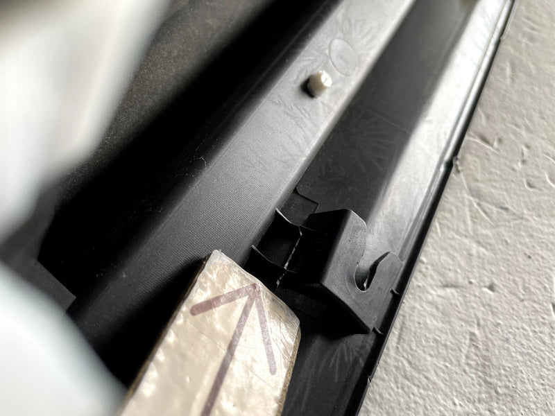 Load image into Gallery viewer, 2022 - 2024 KIA EV6 GT LINE LEFT DRIVER SIDE SKIRT ROCKER MOLDING PANEL # 109955
