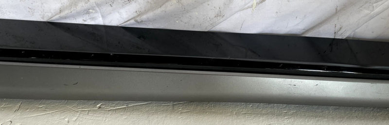 Load image into Gallery viewer, 2022 - 2024 KIA EV6 FRONT RIGHT PASSENGER SIDE LOWER DOOR MOLDING PANEL # 109914
