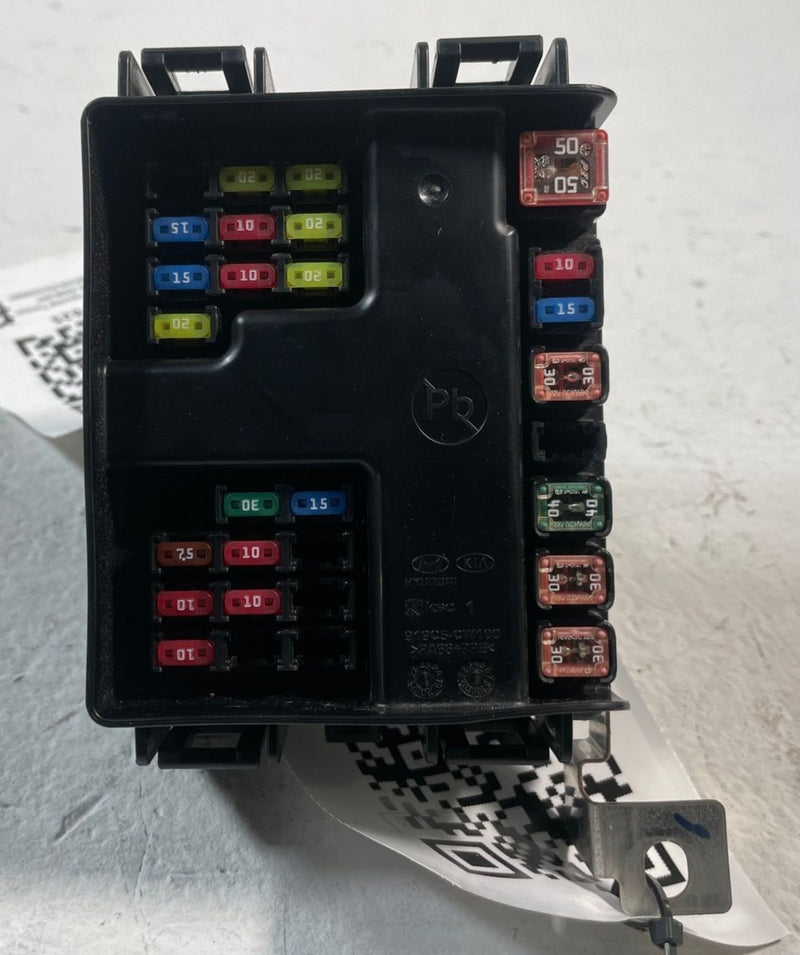 Load image into Gallery viewer, 2022-2025 HYUNDAI TUCSON ENGINE FUSE RELAY JUNCTION BLOCK BOX MODULE UNIT 107657
