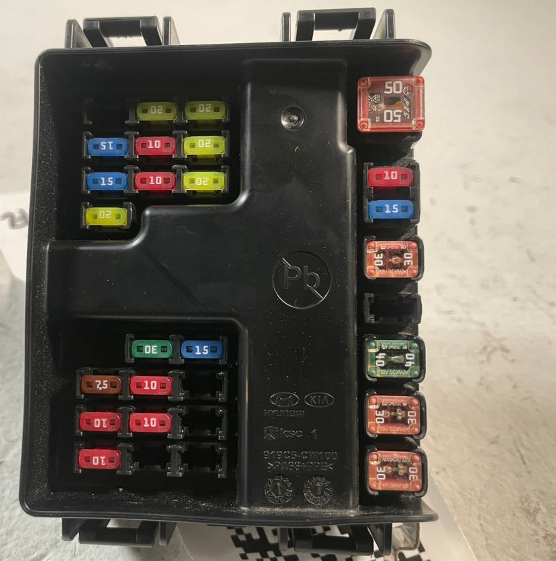 Load image into Gallery viewer, 2022-2025 HYUNDAI TUCSON ENGINE FUSE RELAY JUNCTION BLOCK BOX MODULE UNIT 107657
